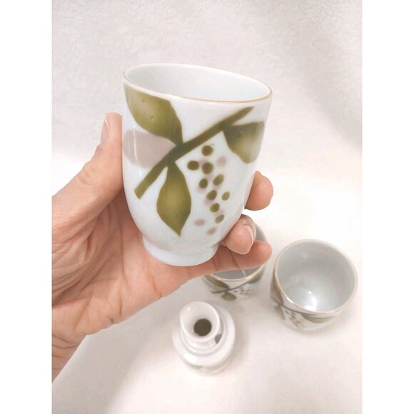 4 Pc Saki Set SEYEI Fine China Hot Tea Cups Japan Mini Server Pitcher & 3 Cups - Picture 8 of 12